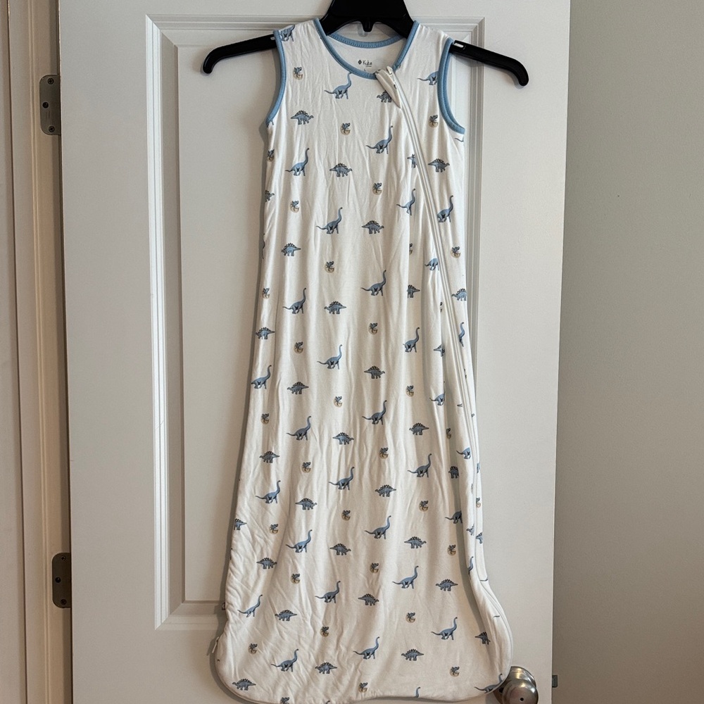 Kyte Baby Sleep Bag in Jurassic .5 White and Blue Dinosaur print